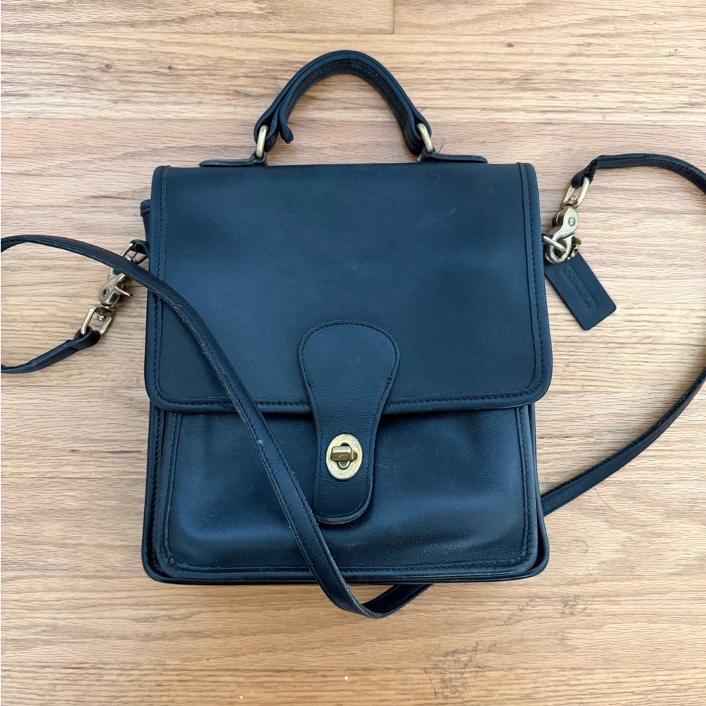 Vintage COACH #5130 "Station Bag" Black Full-Grain Leather Classic Crossbody